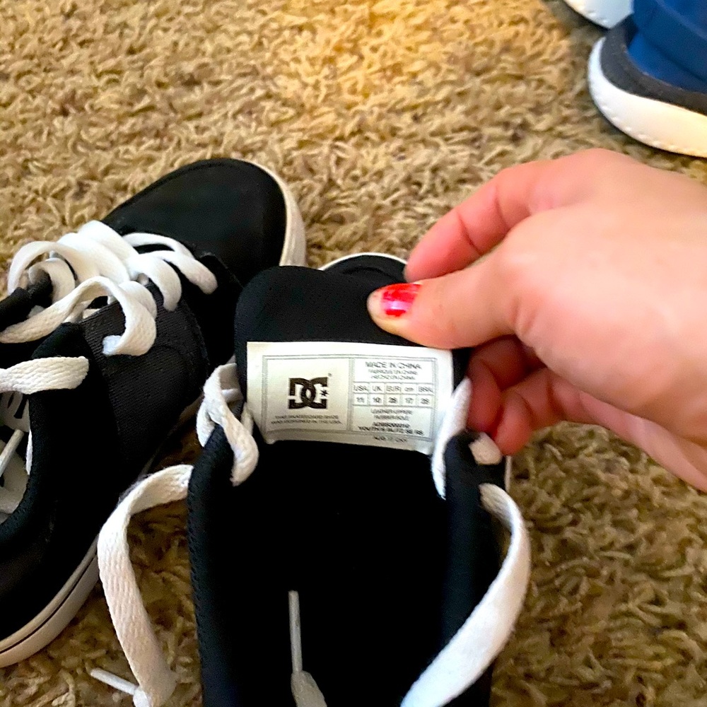 Shoes - Picture 2 of 3